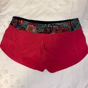 Rare print Lulu speed up shorts! 2.5 inches